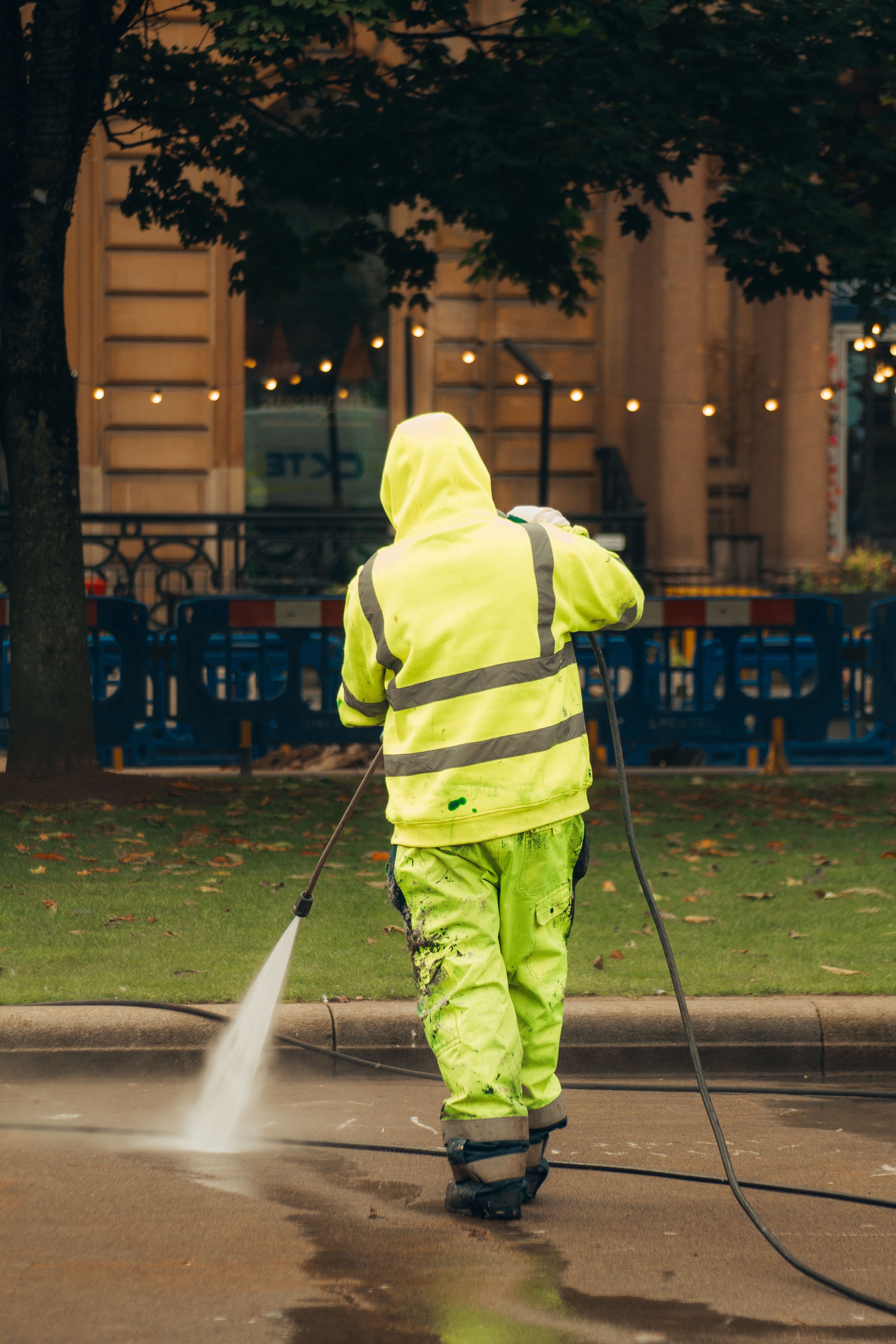 Total facility management: clean, repair, build, staff with expertise.